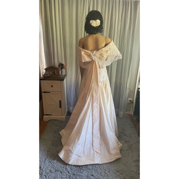 Vintage ILGWU Pink Lace Off-Shoulder Formal Gown - Picture 15 of 17